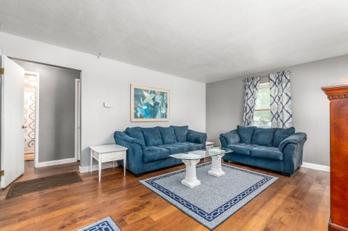 1 May St, Joliet, IL 60436-1401