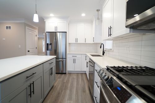 5249 Melvina Ave, Chicago, IL 60638-1436