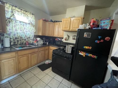 87 4th St, Paterson, NJ 07522-3316