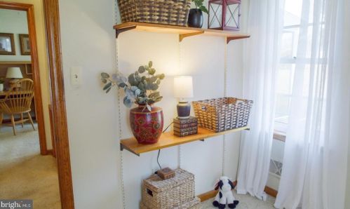 22 Lincoln Dr, Hanover PA 17331-4906 exterior