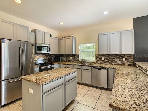 12304 Fairlawn Dr, Riverview, FL 33579-3906