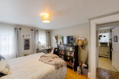 19 Highland Ter, Worcester MA 01602-4202 exterior