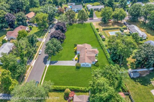 71 Harding Rd, East Freehold NJ 07728-5446 exterior