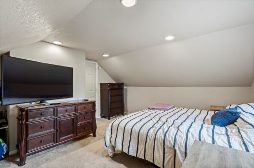 240 69th St, Milwaukee WI  53214-1610 exterior