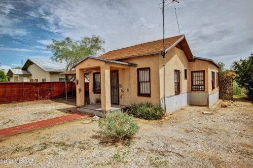 834 Lee St, Tucson AZ 85719-3932 exterior