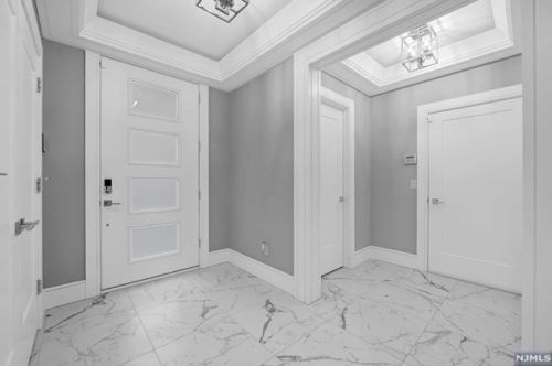 1234 River Rd, Edgewater NJ  07020-1423 exterior