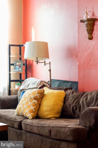 865 26 St, Philadelphia PA 19146-4402 exterior