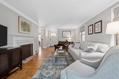 633 Crystal Dr, Pittsburgh PA  15228-2526 exterior