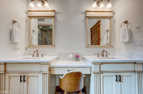 2732 Marshfield Ave, Chicago IL 60614-1016 exterior