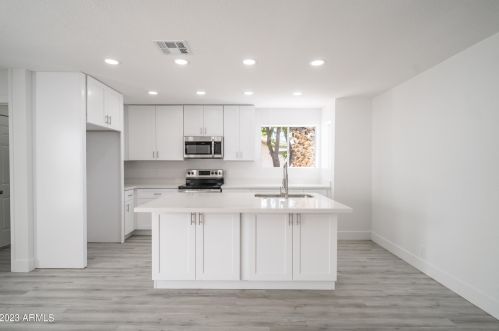 9605 Navajo Pl, Chandler AZ 85248-7119 exterior