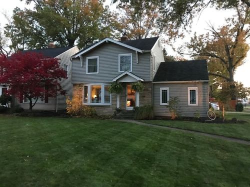 5568 Dorset Rd, Cleveland OH  44124-1421 exterior