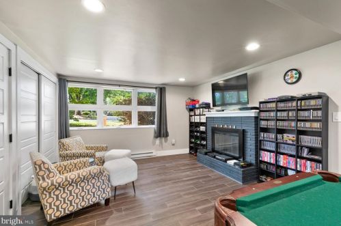 1826 Northbrook Dr, Lancaster PA 17601-5026 exterior