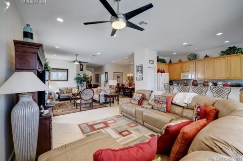 332 Shoreline Cir, Fort Pierce FL 34986-2913 exterior