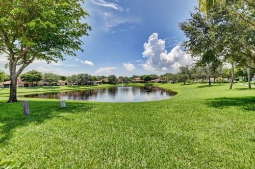 9757 Kamena Cir, Boynton Beach FL 33436-3958 exterior