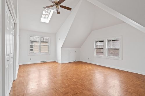 3253 Newhall St, Milwaukee WI 53211-3043 exterior