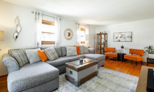 4052 98th St, Milwaukee, WI 53222-1460