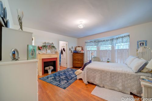 806 Moulton Ave, Meskegon MI 49445-2921 exterior