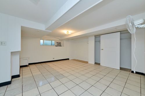 6635 Campbell Ave, Chicago IL 60645-5018 exterior