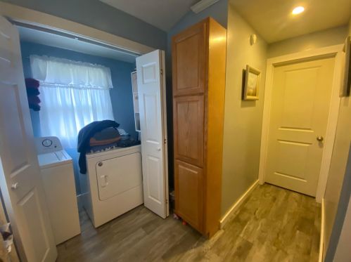 225 Jefferson St, Lowell MI 49331-1120 exterior