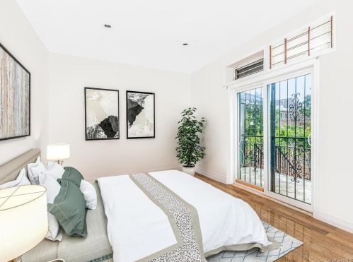 1855 Gleason Ave, Bronx NY 10472-5129 exterior