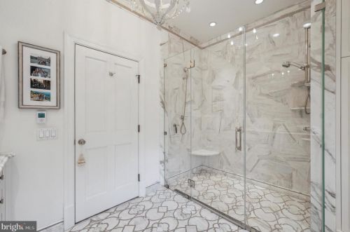 24 Lakewood Dr, Media PA 19063-1807 exterior