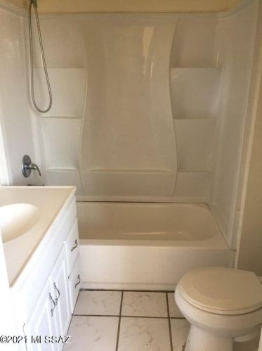 233 Adams St, Tucson AZ  85705-6533 exterior