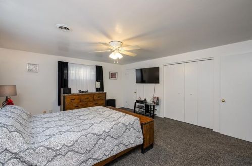 496 Lougeay Rd, Pittsburgh PA 15235-4505 exterior