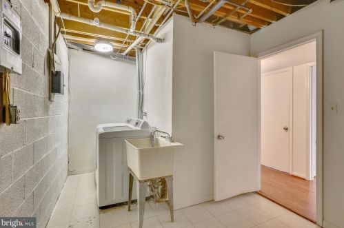 10409 Gainsborough Rd, Rockville MD 20854-2510 exterior