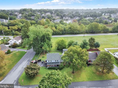 1918 Northbrook Dr, Lancaster PA 17601-4916 exterior