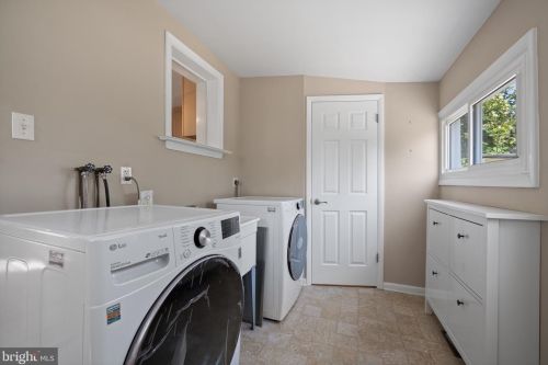 621 Manchester Ave, Media PA 19063-4106 exterior