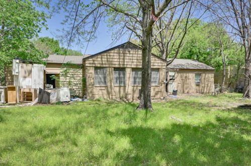 1614 4th St, Irving TX 75060-3111 exterior