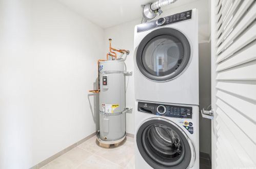 1388 Kapiolani Blvd, Honolulu HI  96814-3620 exterior