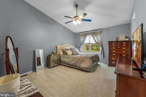 24 Revere Ct, Trenton NJ  08628-3610 exterior