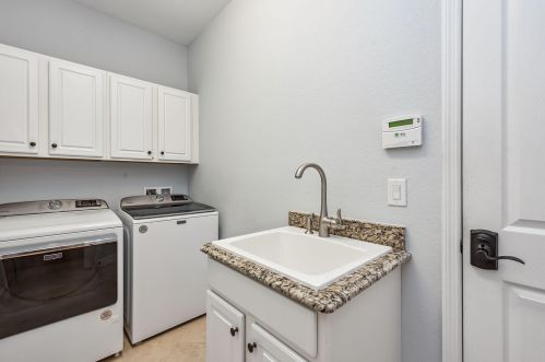 2862 Aviamar Cir, Naples FL 34114-9564 exterior