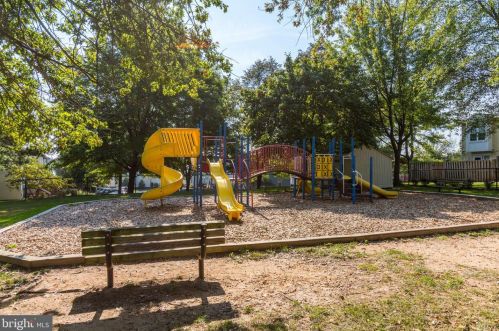 28 Avonshire Ct, Silver Spring MD 20904-6712 exterior