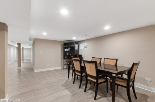 9529 Hamilton Ave, Chicago IL 60643-1119 exterior