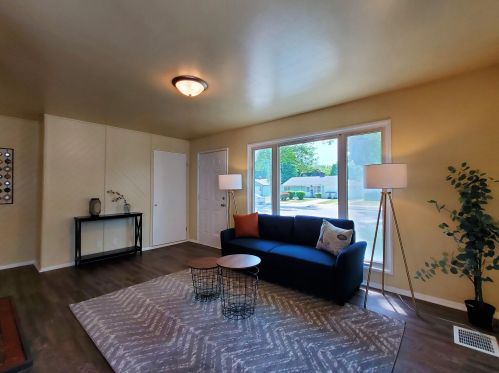 3746 61, Milwaukee WI 53216-2150 exterior