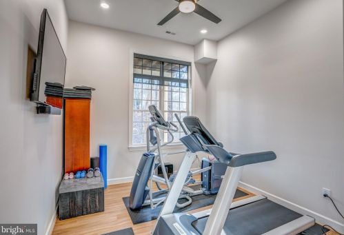 18285 Mullfield Village Ter, Leesburg VA  20176-7466 exterior