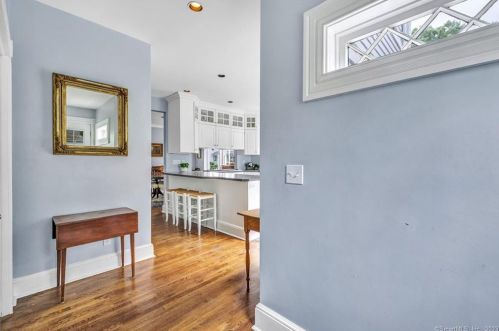 6 Crockett St, Norwalk CT 06853-1611 exterior