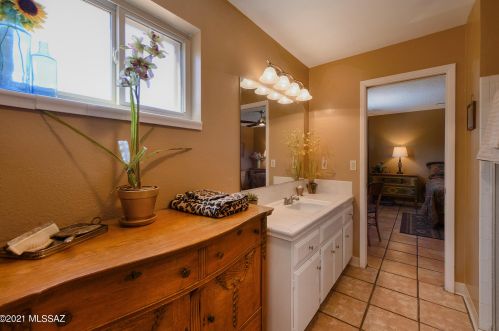 808 Abrego Dr, Green Valley AZ 85614-3641 exterior