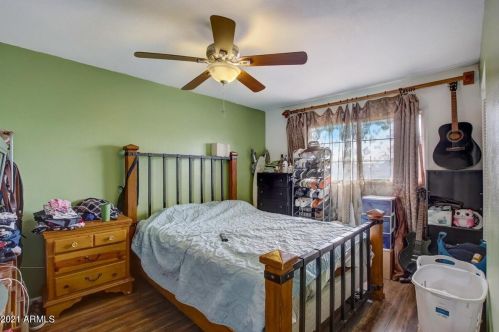 3326 Evans Dr, Phoenix AZ 85032-5575 exterior