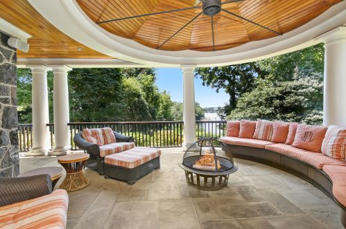 200 Byram Shr Rd, Greenwich CT 06830-6928 exterior