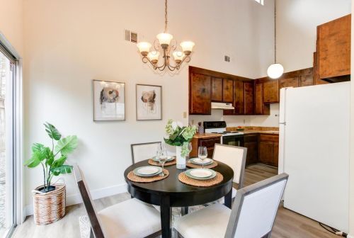 1314 Marina Cir, Davis CA 95616-2728 exterior