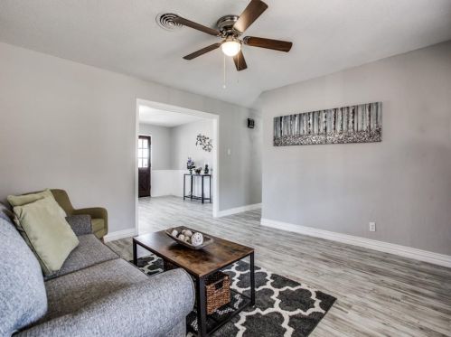 204 Ross Ave, Denison TX 75020-3648 exterior