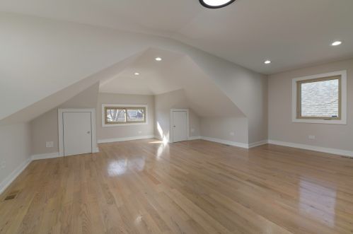 7810 Cressett Dr, Chicago IL  60707-1344 exterior