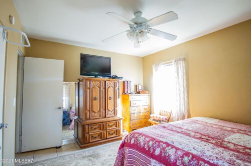 4744 13 St, Tucson AZ 85719-6213 exterior