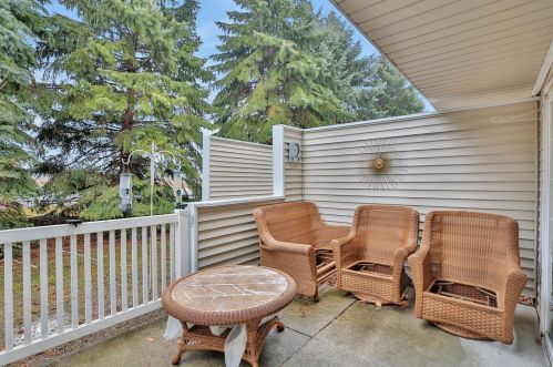 408 Hickory Ln, Saint Paul MN 55128-7037 exterior