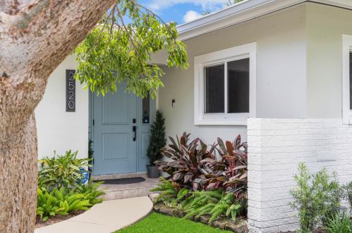 2520 10th St, Boynton Beach, FL 33426-7403