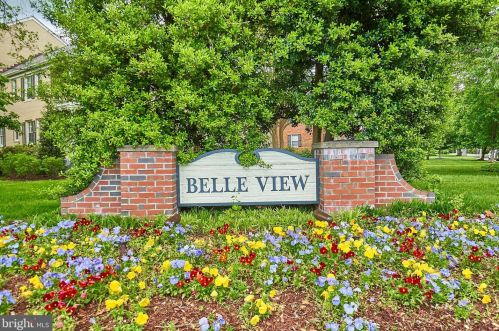 6618 Boulevard Vw, Alexandria VA  22307-6645 exterior