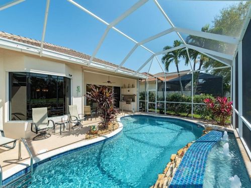 5795 Persimmon Way, Naples FL 34110-2320 exterior